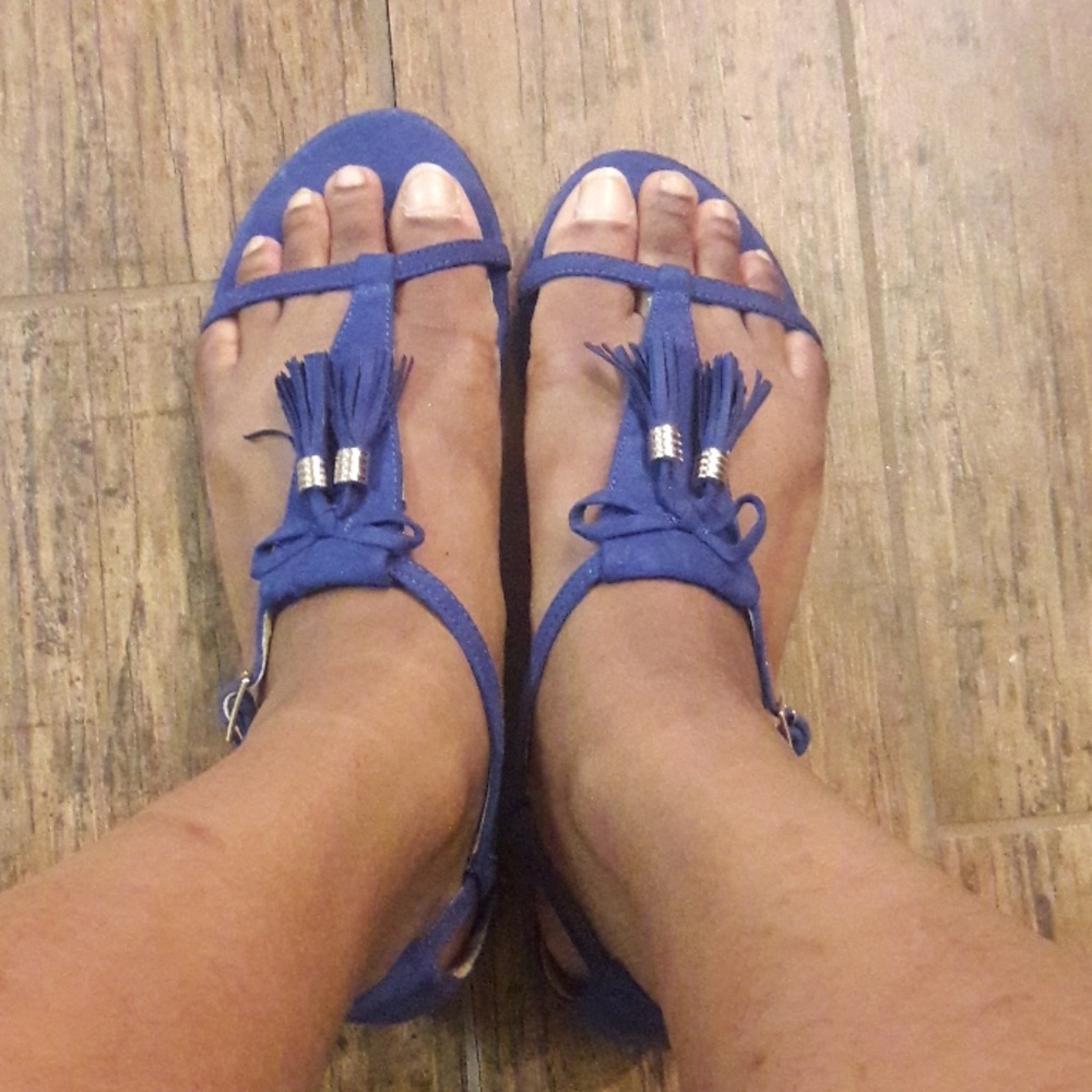 Shoes - Picture 4 of 6